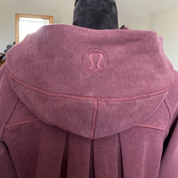Lululemon Pleat To Street Hoodie Jacket
Size 8 NWOT - Picture 7 of 12